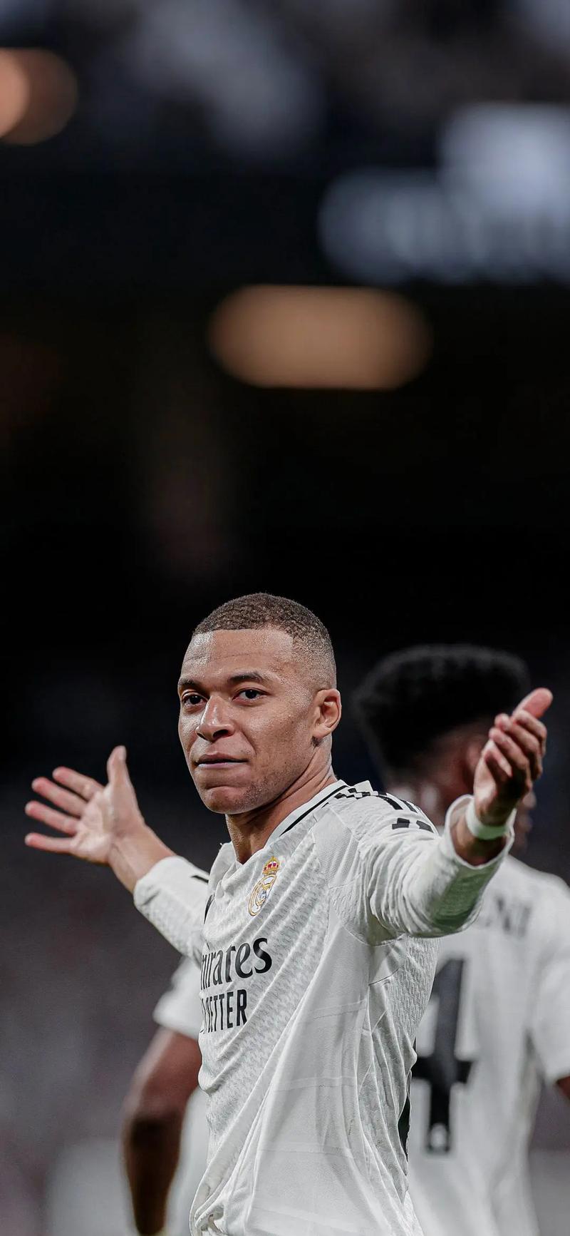 记者：河南已经向阿奇姆彭提供续约合同