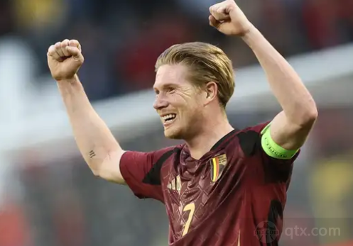 门将成最大主角，连续神扑吓傻对手